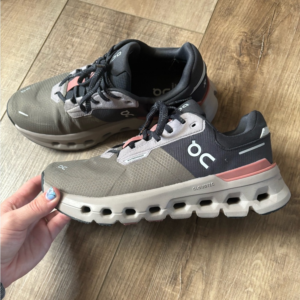Women’s On Cloud shoes